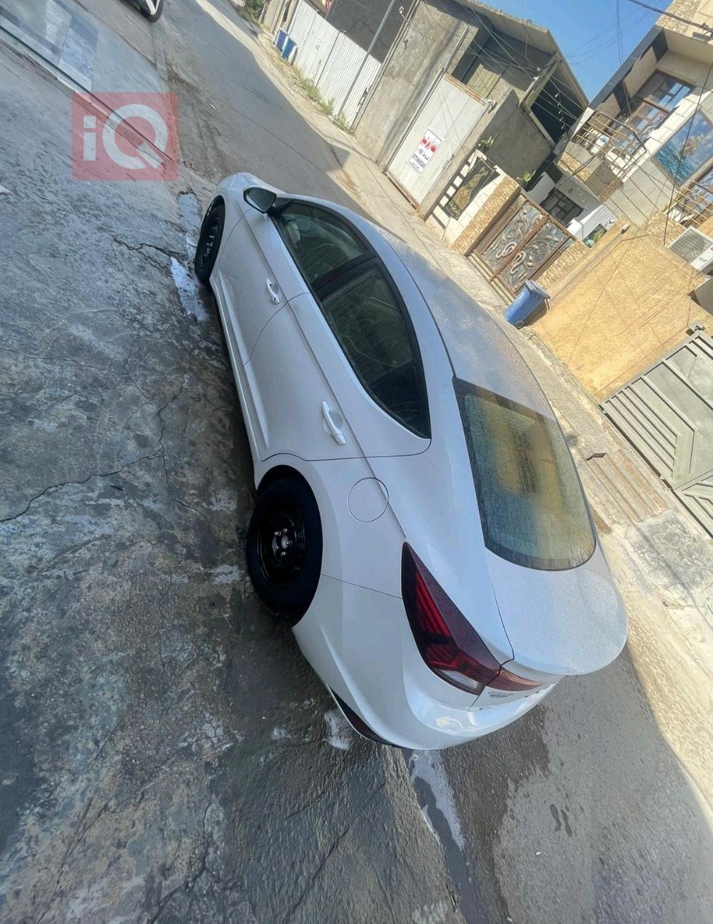 هیوندای ئەلەنترا